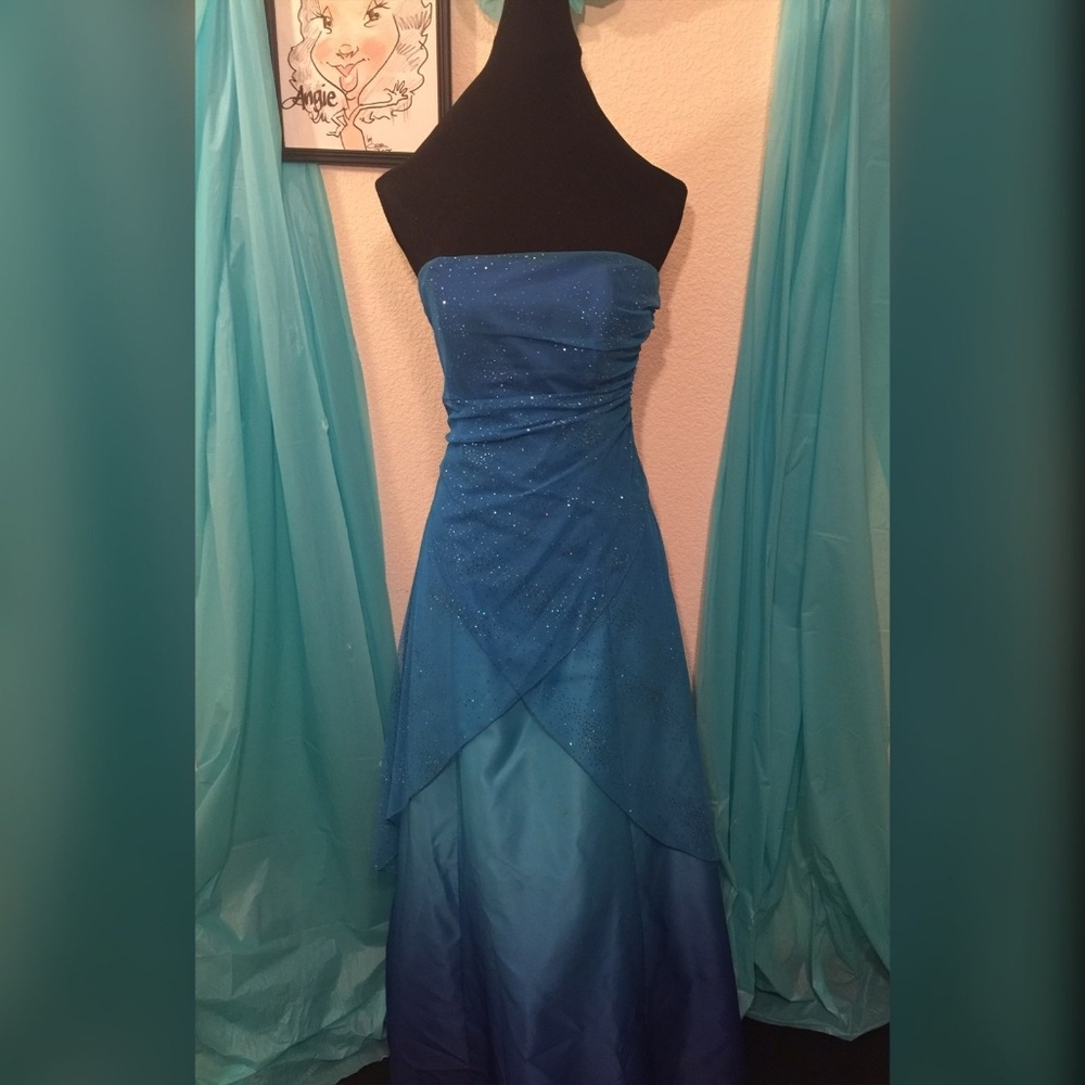 JUMP APPAREL GOWN